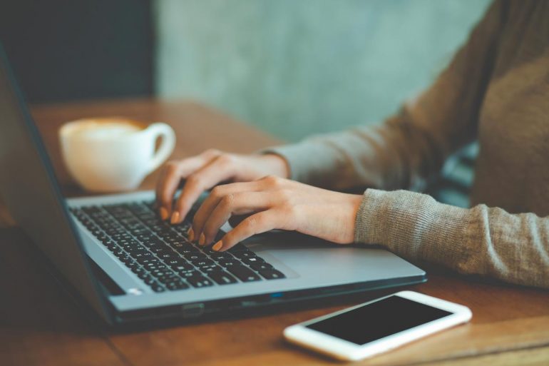 laptop-typing